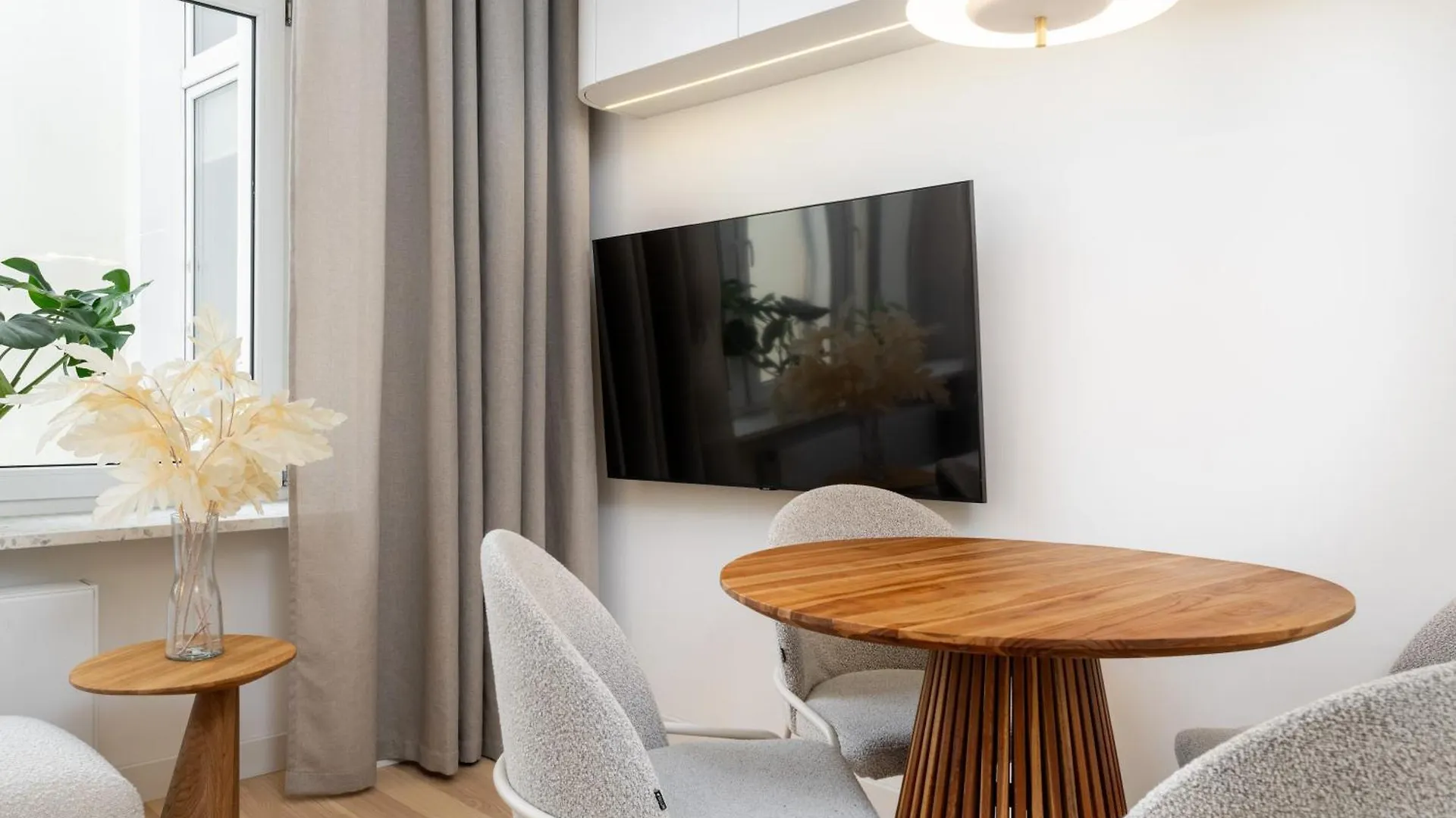 The Champagne Suite City Center Warsaw 0*,