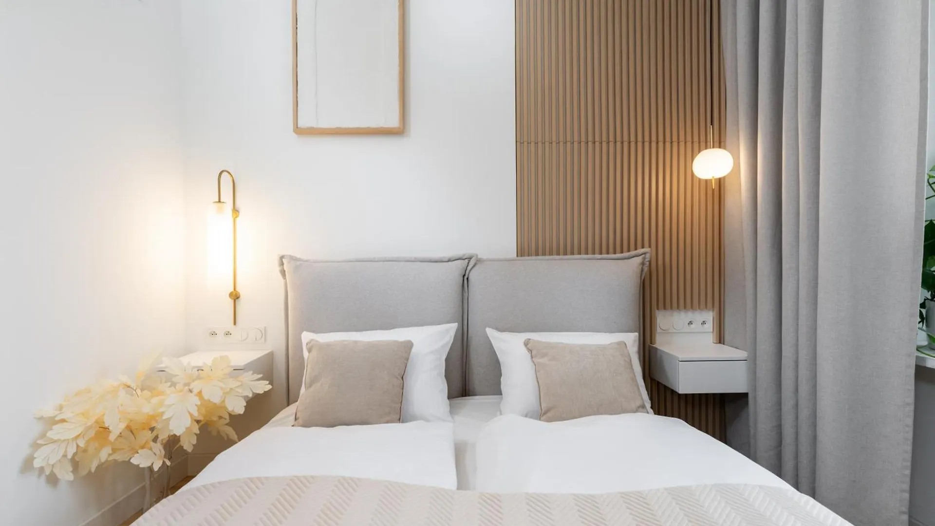 The Champagne Suite City Center Warsaw 0*,  Poland