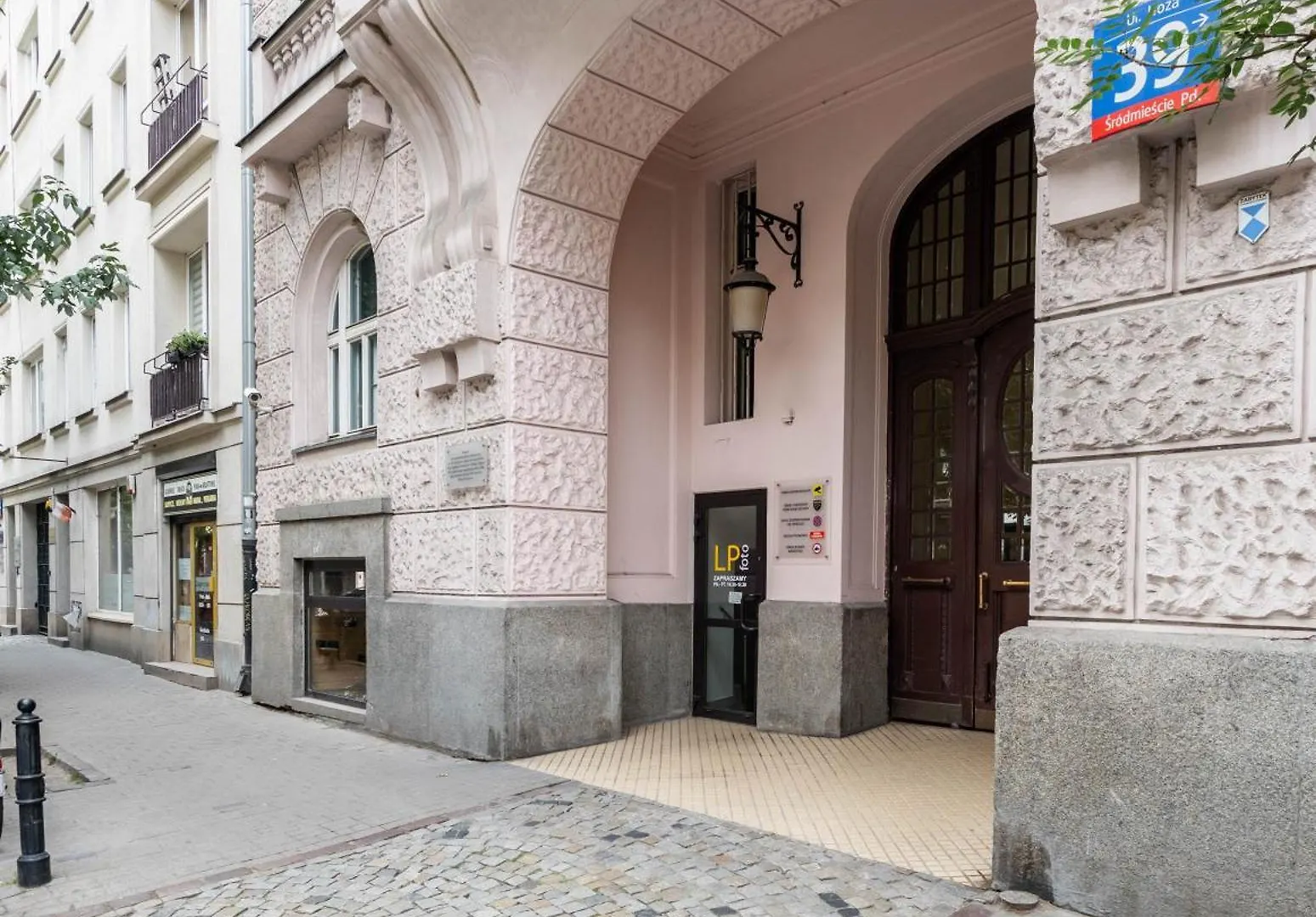 The Champagne Suite City Center Warsaw Apartment
