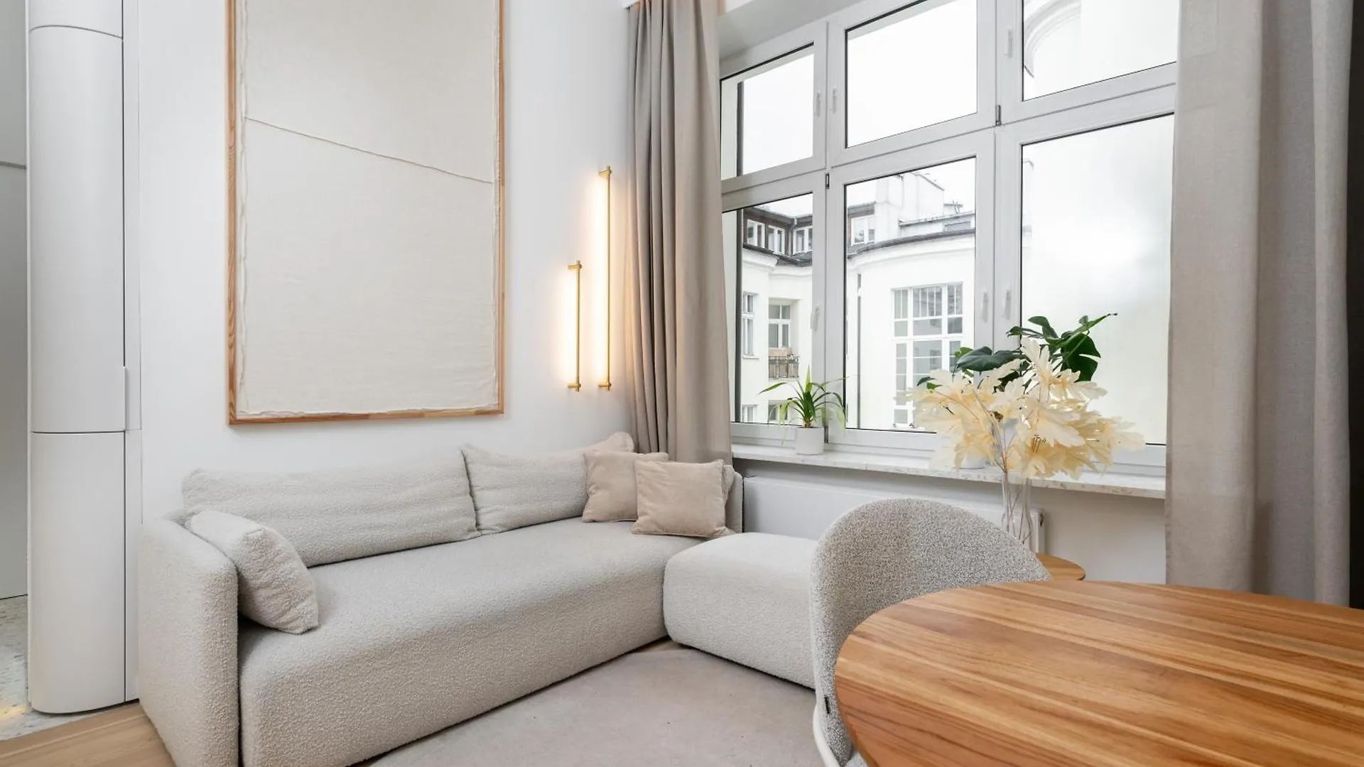 The Champagne Suite City Center Warsaw Poland
